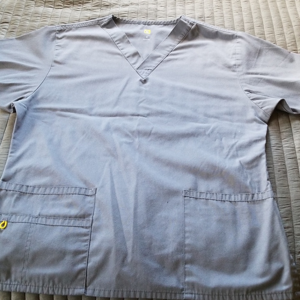Charcoal grey wonder wink scrub top